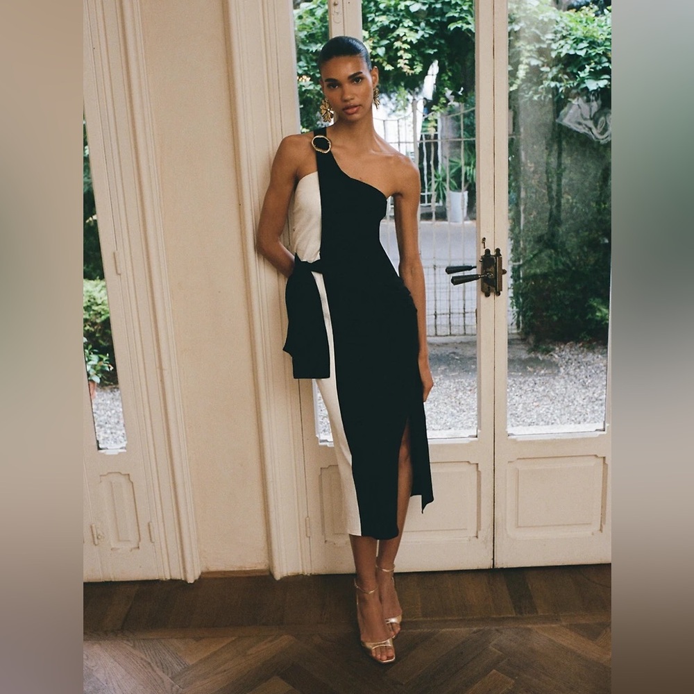 Brand NEW Zara Black and White One-Shoulder Midi Dress with Gold Buckle